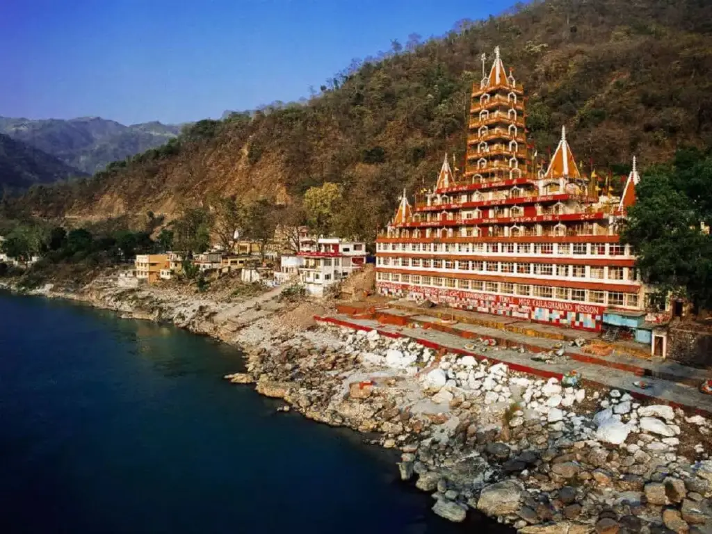 Neelkanth_Mahadev_Temple_in_haridwar_f56aa25237